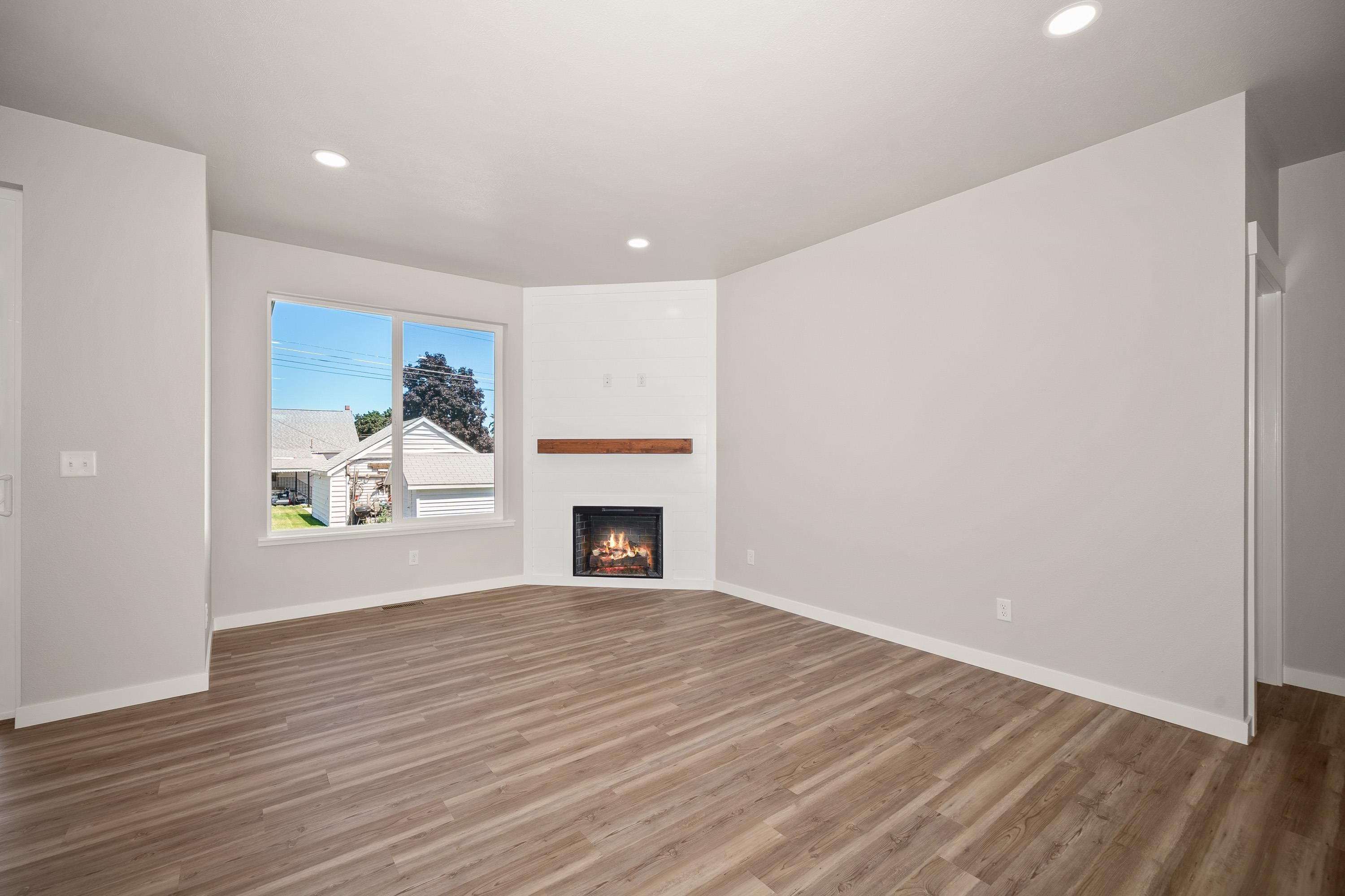 2011 East Longfellow Avenue Spokane, WA 99207 - Photo 9 of 40