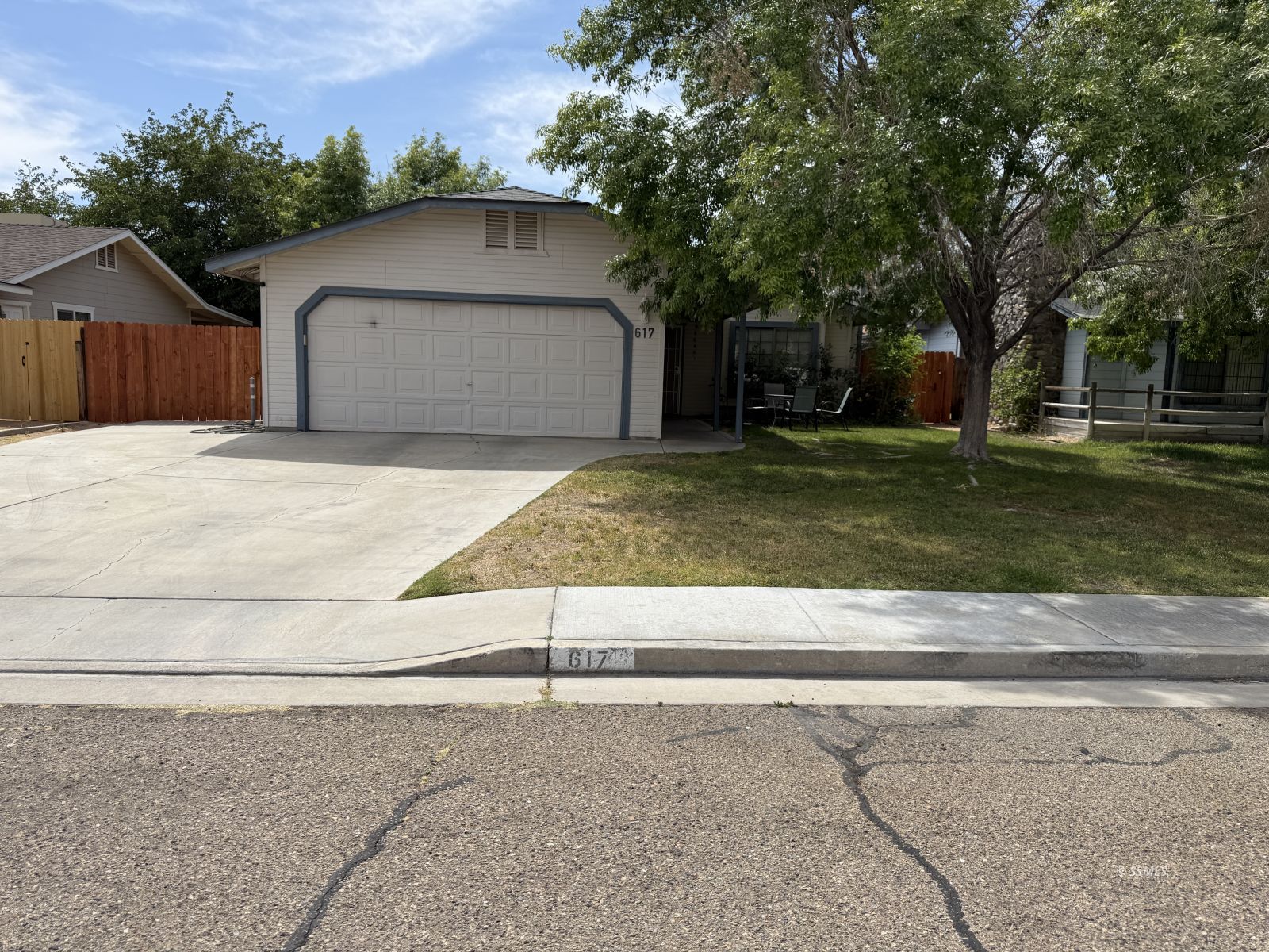 617 Glen Court Ridgecrest, CA 93555 - Photo 3 of 23