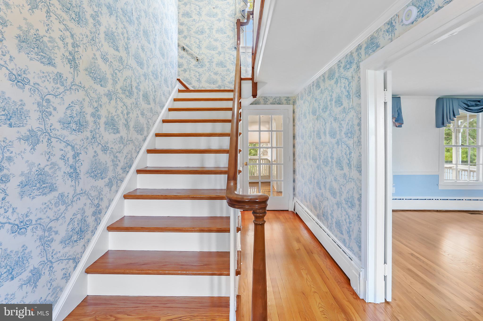 17796 Harmony Church Road Hamilton, VA 20158 - Photo 16 of 77 Lovely front foyer to stairs