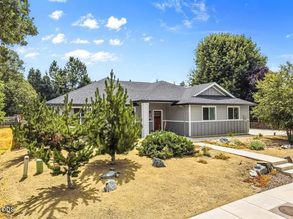 $679,000 | 1609 Pacific Lane, Phoenix, OR 97535