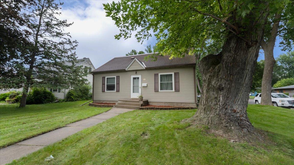 525 15th Street Southwest Willmar, MN 56201 - Photo 1 of 1