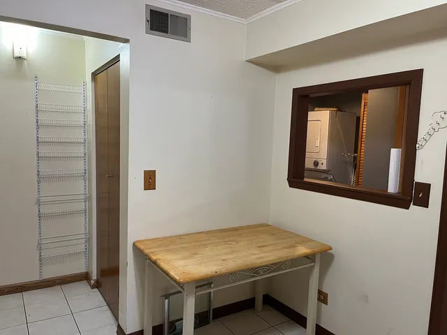 $1,850 | 9616 West Higgins Road, Unit 2G, Rosemont, IL 60018