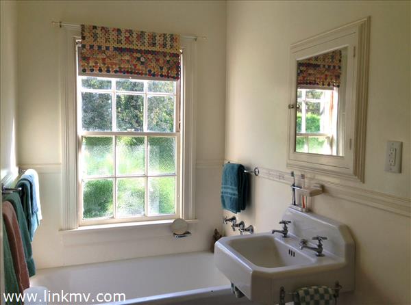 149 Causeway Road Vineyard Haven, MA 02568 - Photo 14 of 14 http://d1qzqeyxiitrap.cloudfront.net/photos/24848/600/cc8d510b.jpg