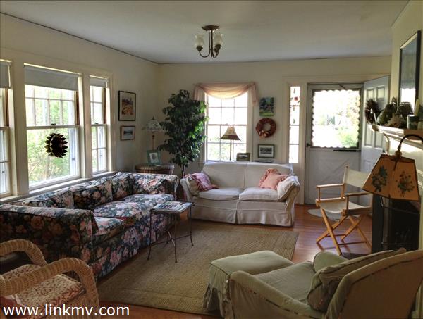 149 Causeway Road Vineyard Haven, MA 02568 - Photo 4 of 14 http://d1qzqeyxiitrap.cloudfront.net/photos/24848/600/e3a545f1.jpg