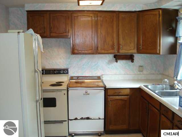 2806 East Millbrook Road Mount Pleasant, MI 48858 - Photo 2 of 8 1770422-1.JPG
