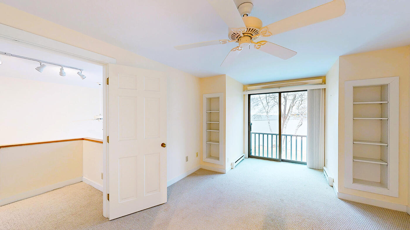 9 Jameson Point Road, Unit 10 Rockland, ME 04841 - Photo 25 of 42 PrimaryBedroom (2)