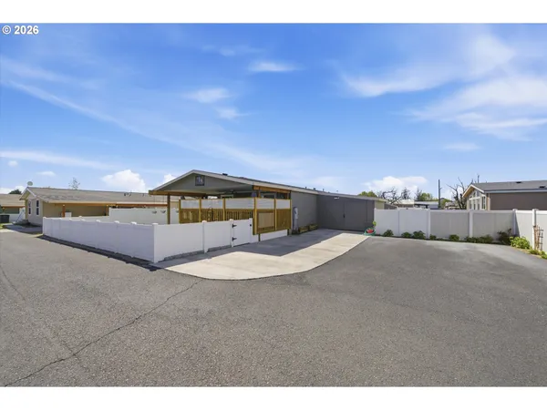 $279,900 | 1889 Northeast 2nd Place, Hermiston, OR 97838