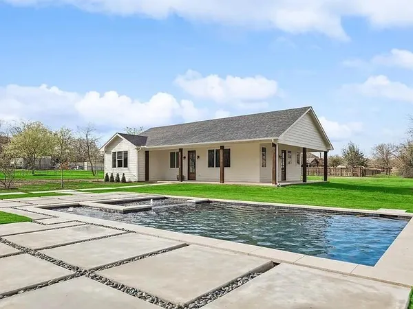 $2,700 | 134 Crawford Road, Argyle, TX 76226