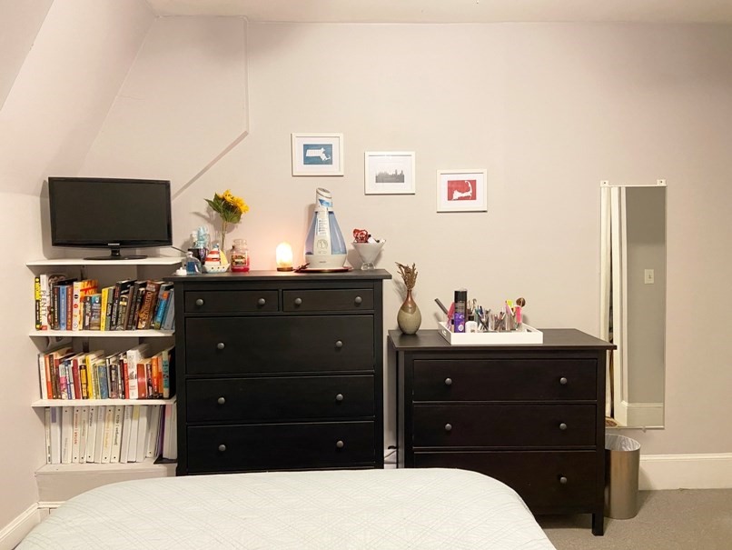 471 Commonwealth Avenue, Unit 4F Boston, MA 02215 - Photo 6 of 9 a room with a bed and a flat screen tv
