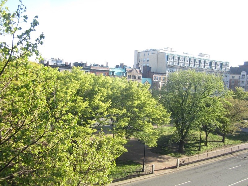 471 Commonwealth Avenue, Unit 4F Boston, MA 02215 - Photo 8 of 9 a view of a city