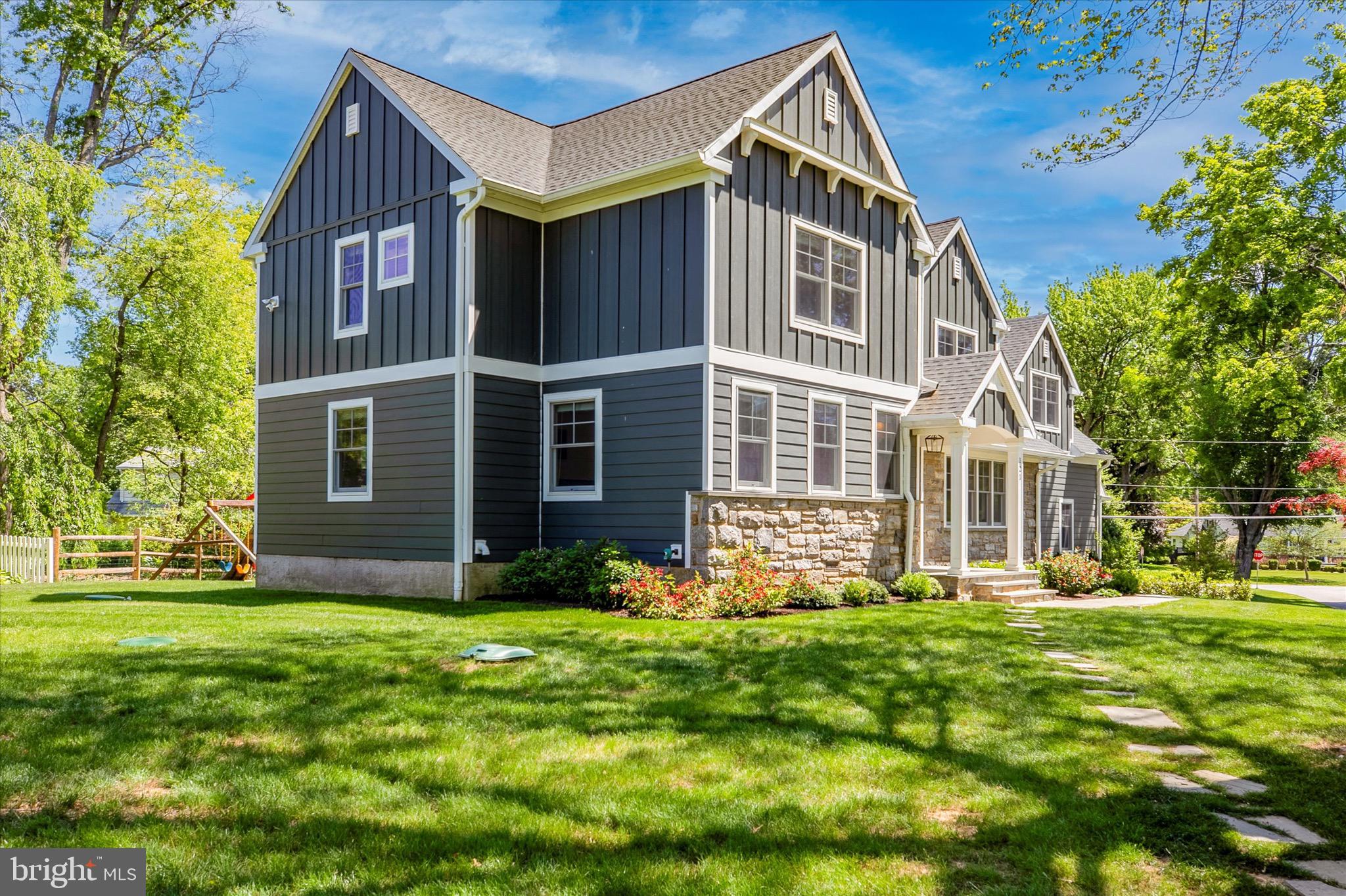 121 Hillside Road Wayne, PA 19087 - Photo 2 of 43 Exterior Side
