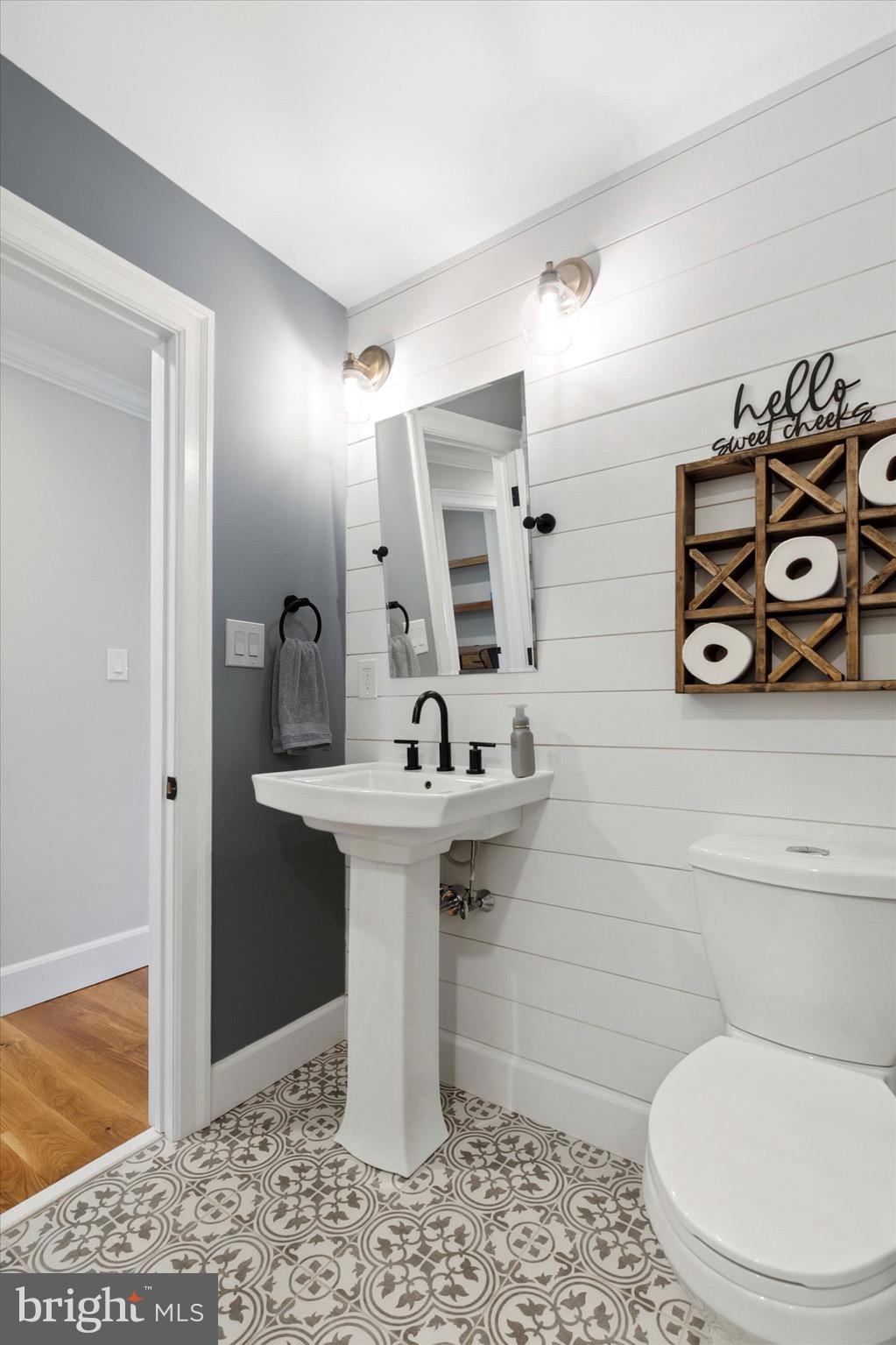 121 Hillside Road Wayne, PA 19087 - Photo 22 of 43 First Floor Full Hall Bathroom