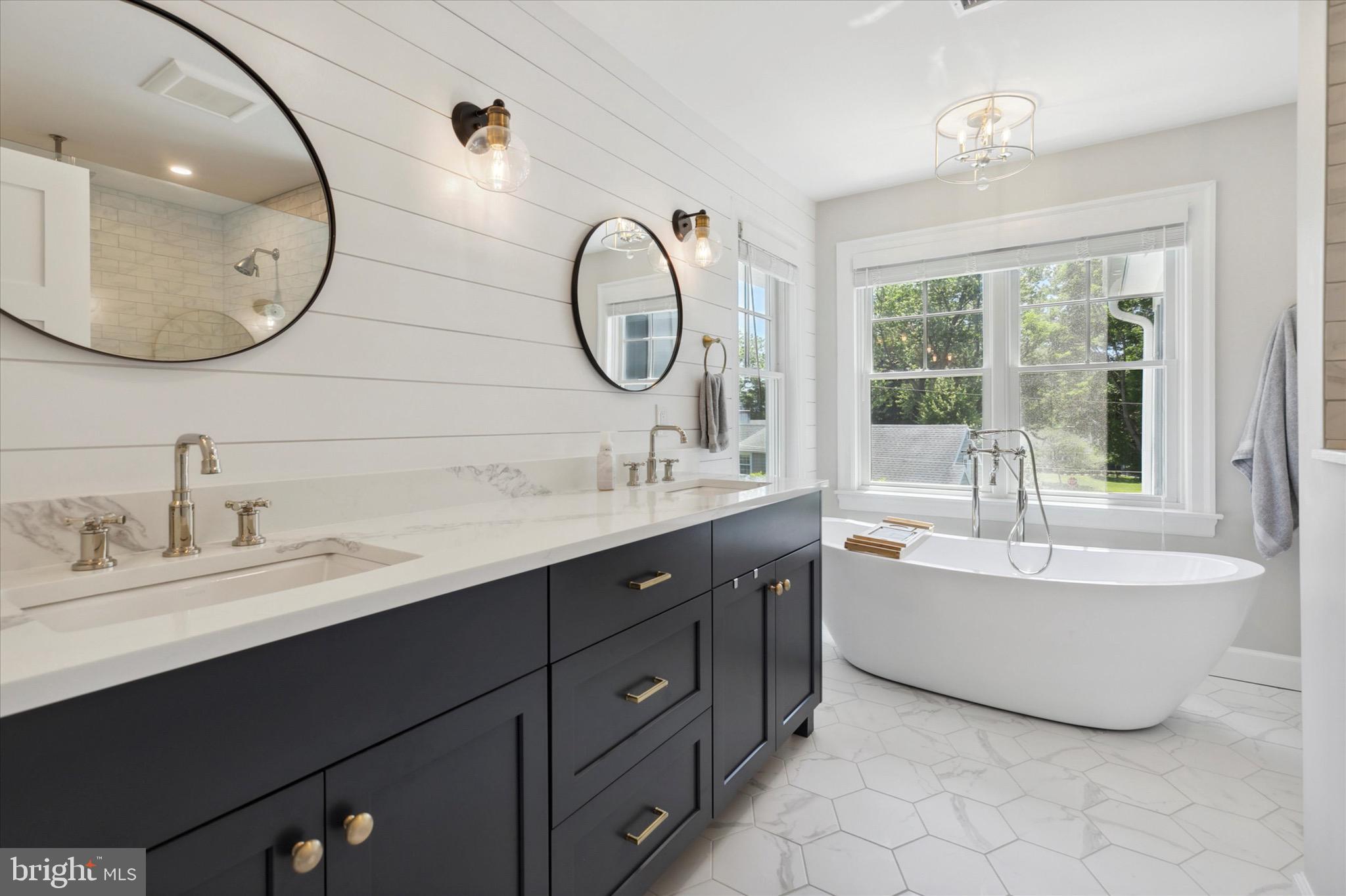 121 Hillside Road Wayne, PA 19087 - Photo 25 of 43 Primary Bathroom