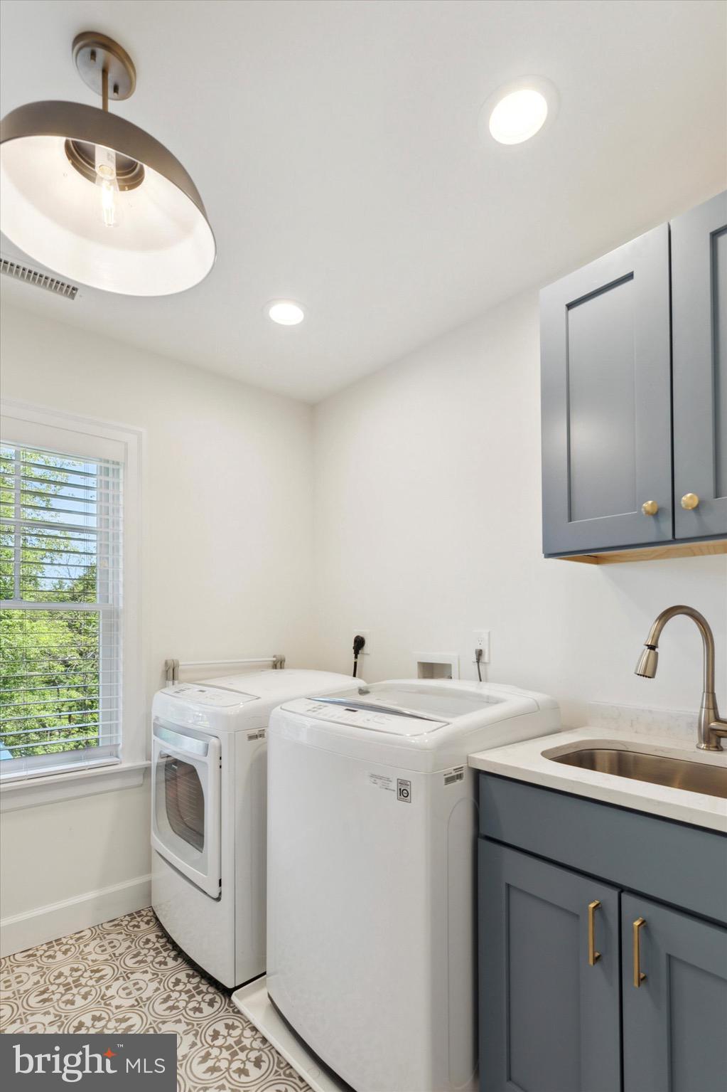 121 Hillside Road Wayne, PA 19087 - Photo 37 of 43 2nd Floor Laundry