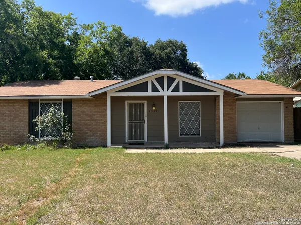 $1,450 | 5922 Castle Hunt, San Antonio, TX 78218