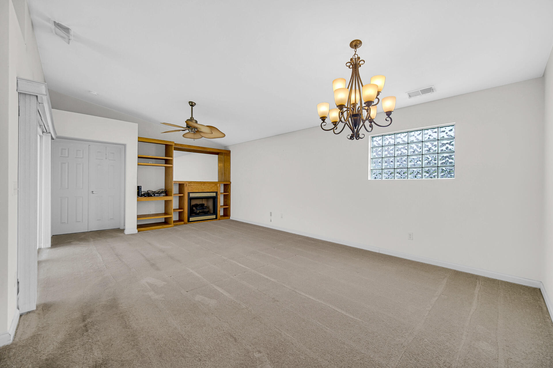8220 Pointe Drive Crown Point, IN 46307 - Photo 5 of 23 1920x1280