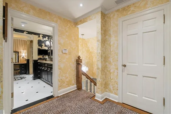 a view of walk in closet