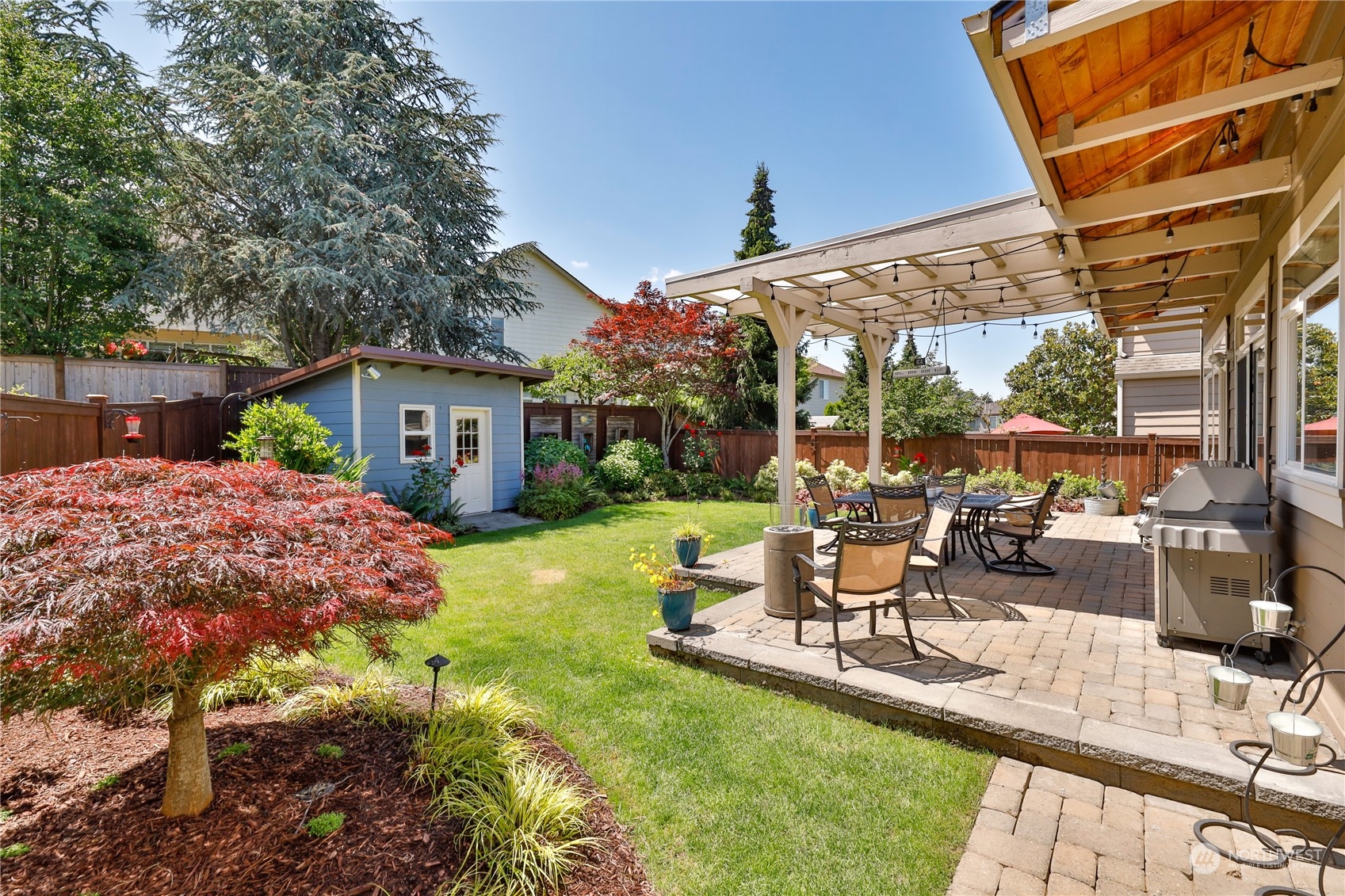 2017 Northeast 35th Place Renton, WA 98056 - Photo 3 of 34 Gallery Image 3