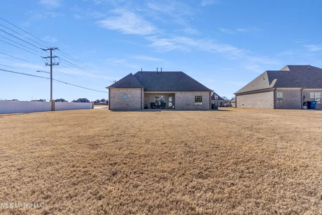 $379,900 | 4990 Witt Cove, Olive Branch, MS 38654