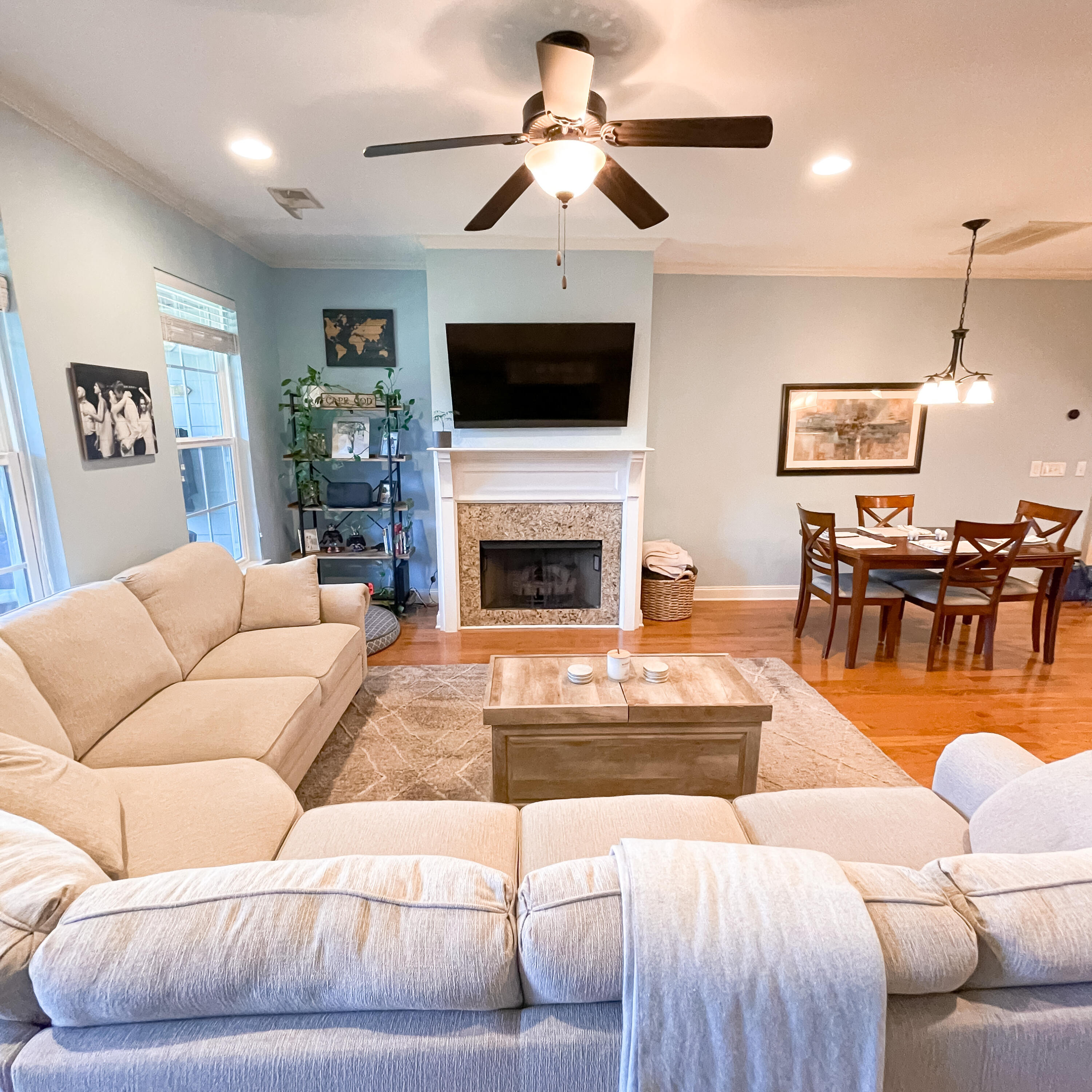 212 Slipper Shell Court Mount Pleasant, SC 29464 - Photo 5 of 31 Living Space