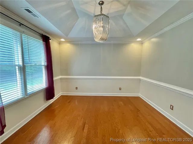 a view of empty room with window