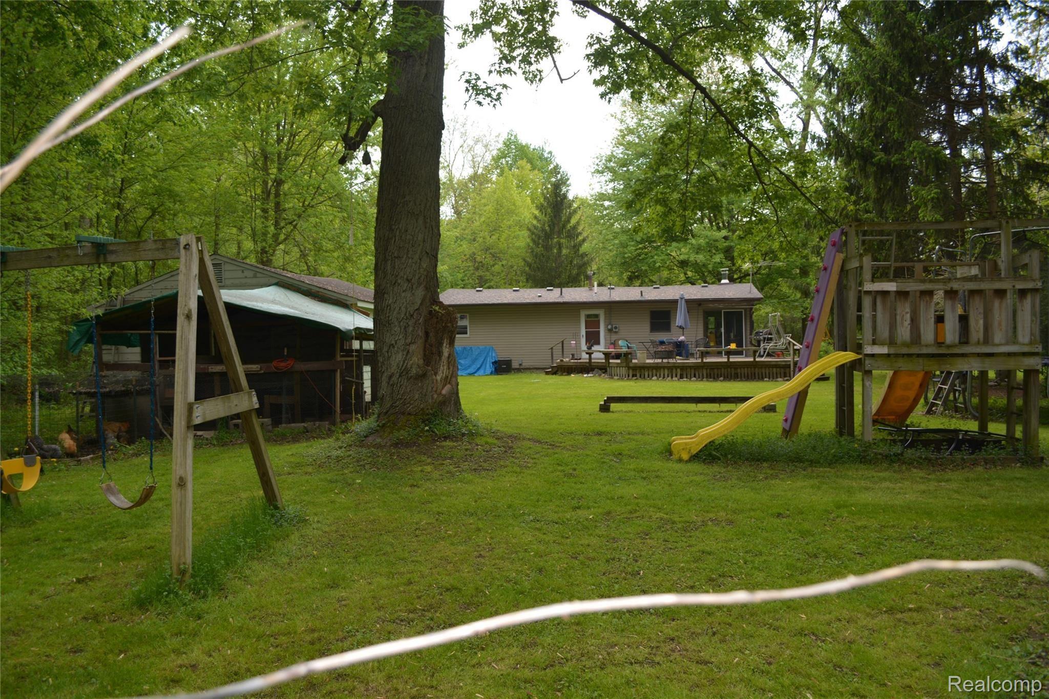 13937 Farm Road Belleville, MI 48111 - Photo 32 of 33 DSC_0031 (2).JPG