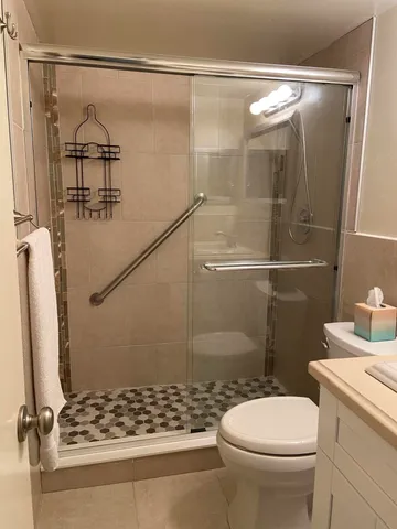 $1,350 | 423 Chatham U, West Palm Beach, FL 33417