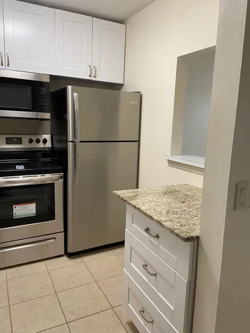 $1,350 | 423 Chatham U, West Palm Beach, FL 33417