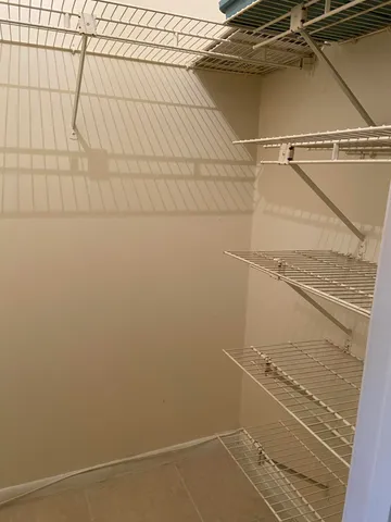 $1,350 | 423 Chatham U, West Palm Beach, FL 33417