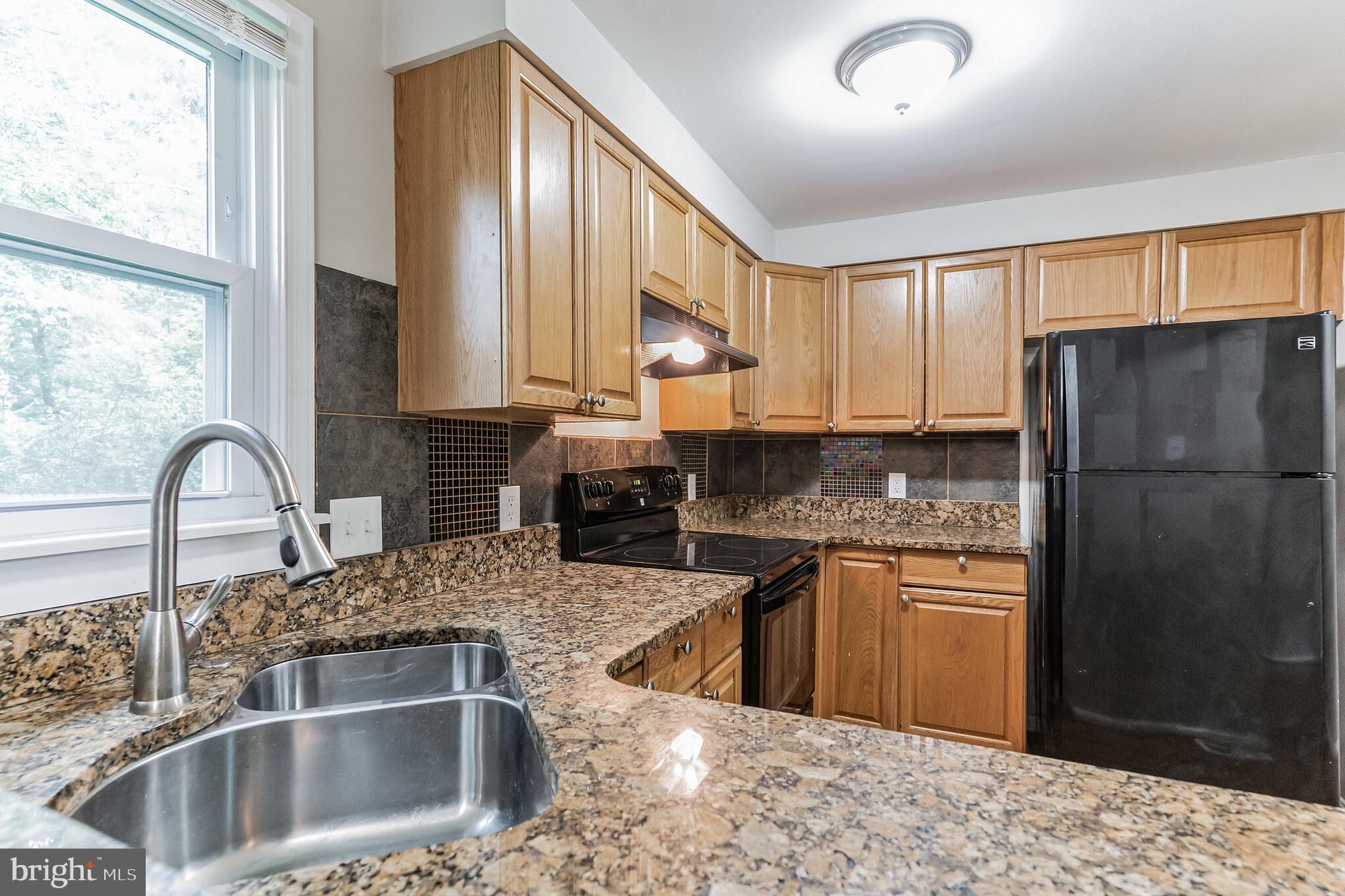 8902 Albert Stewart Lane Silver Spring, MD 20910 - Photo 11 of 39