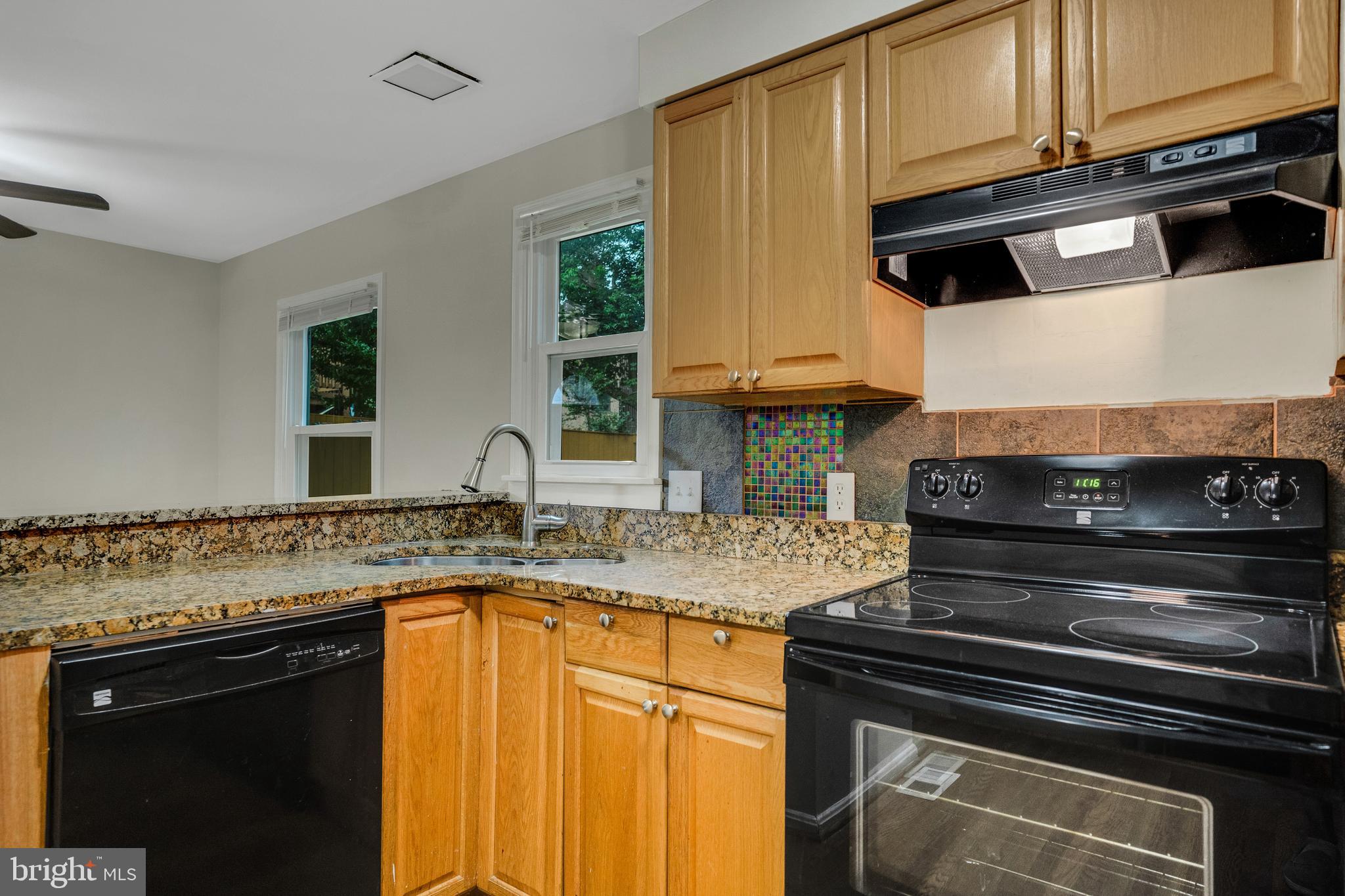 8902 Albert Stewart Lane Silver Spring, MD 20910 - Photo 18 of 39