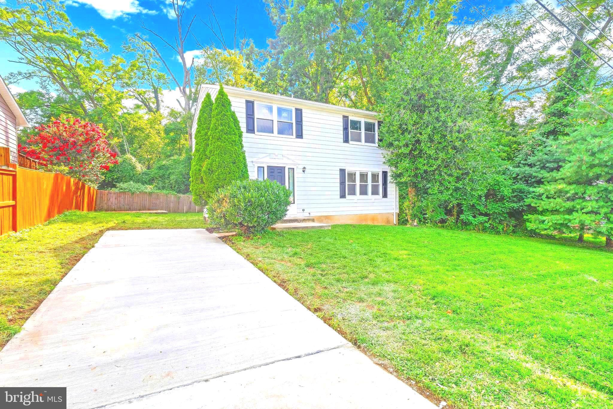 8902 Albert Stewart Lane Silver Spring, MD 20910 - Photo 5 of 39