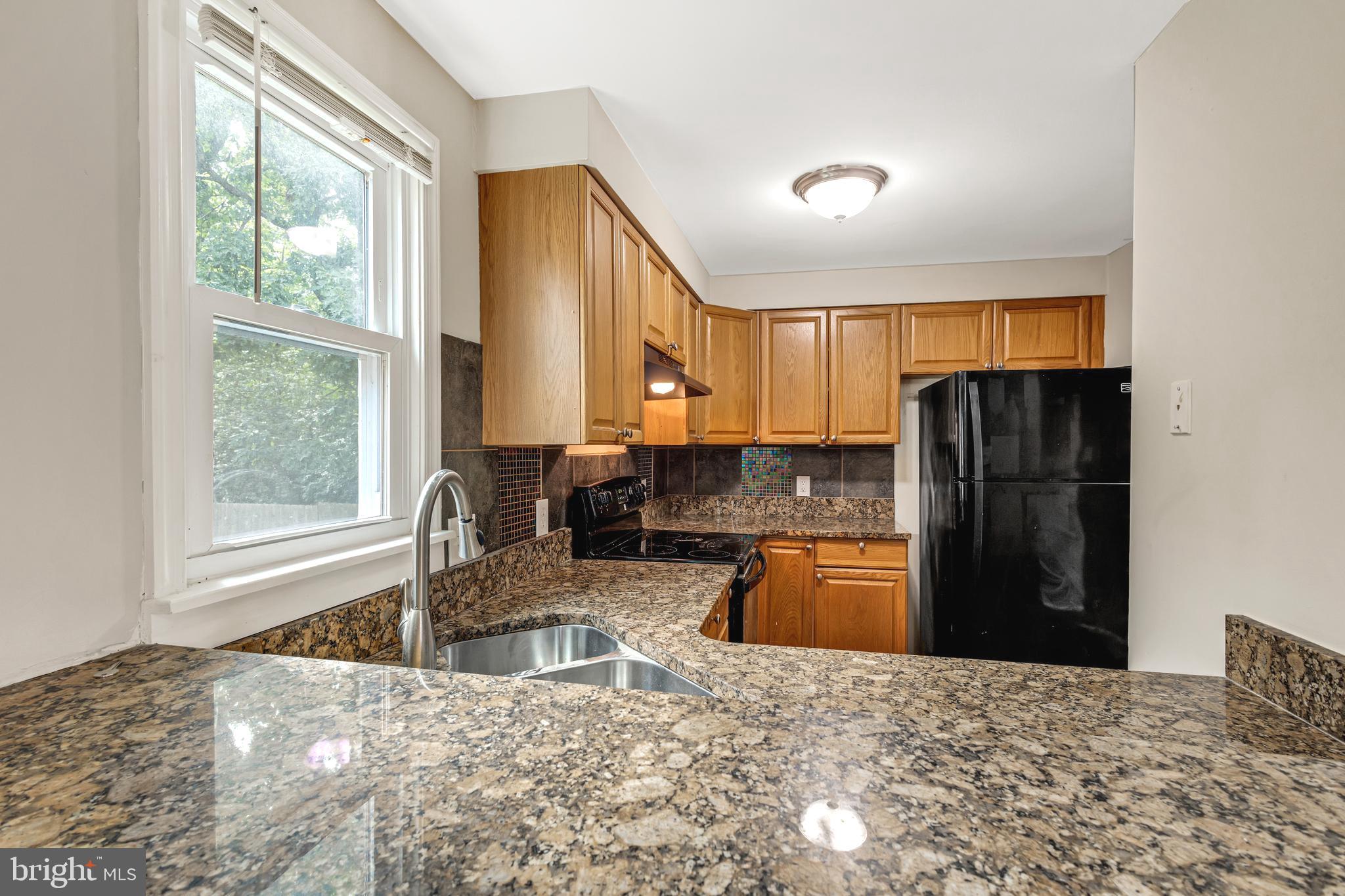 8902 Albert Stewart Lane Silver Spring, MD 20910 - Photo 10 of 39