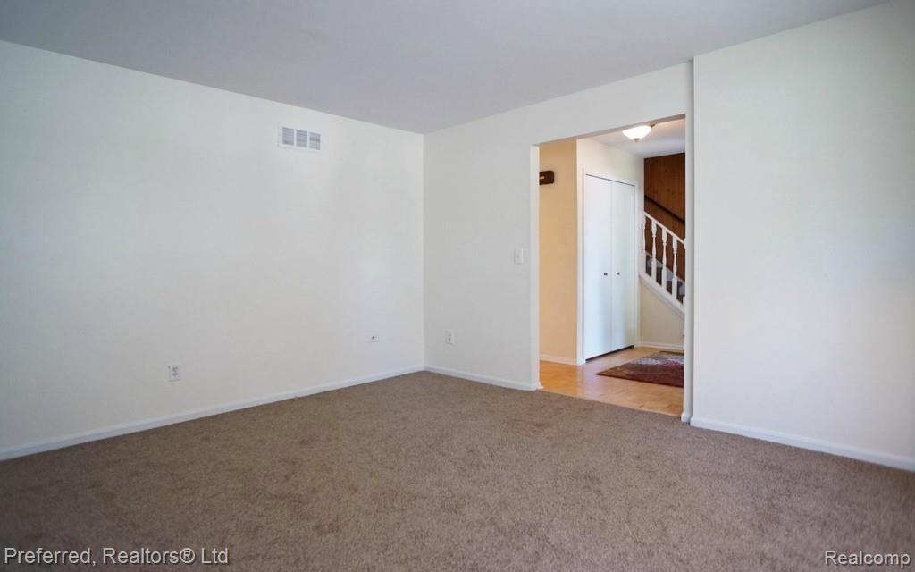 45091 Rudgate Road Canton, MI 48188 - Photo 4 of 23 Living Room.jpg