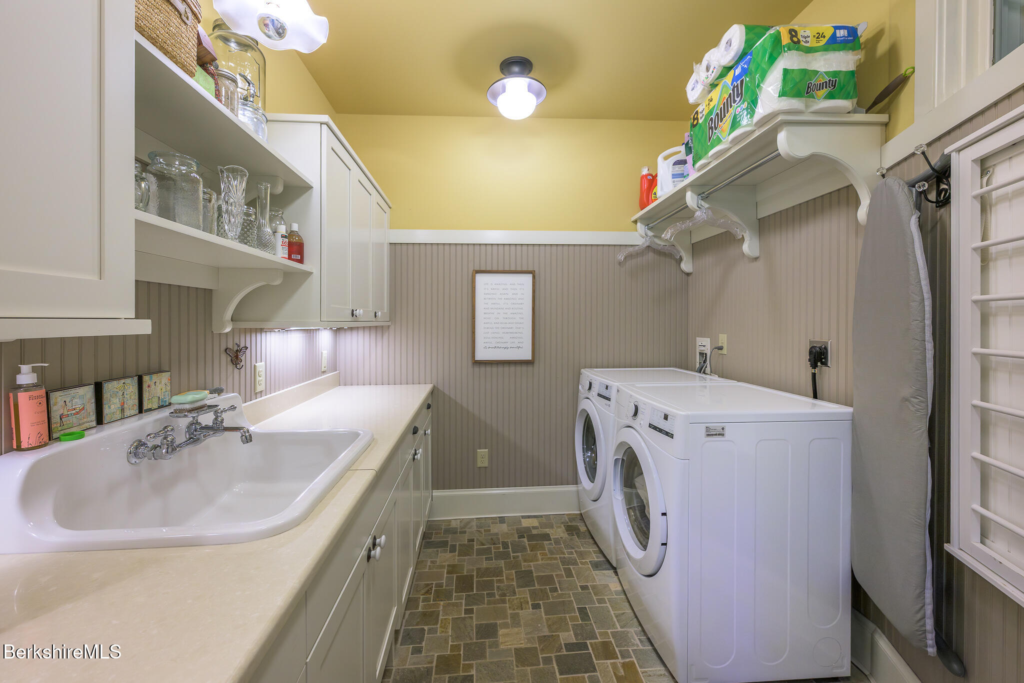 430 Lenox Road Richmond, MA 01254 - Photo 36 of 66 a bathroom with a sink and mirror with bathtub