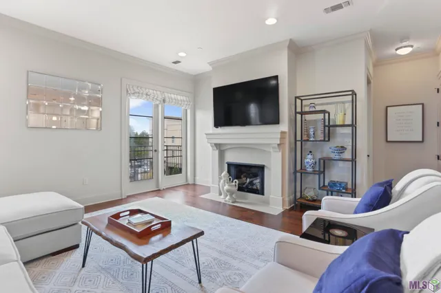$415,000 | 8201 Village Plaza Court, Unit 3B, Baton Rouge, LA 70810