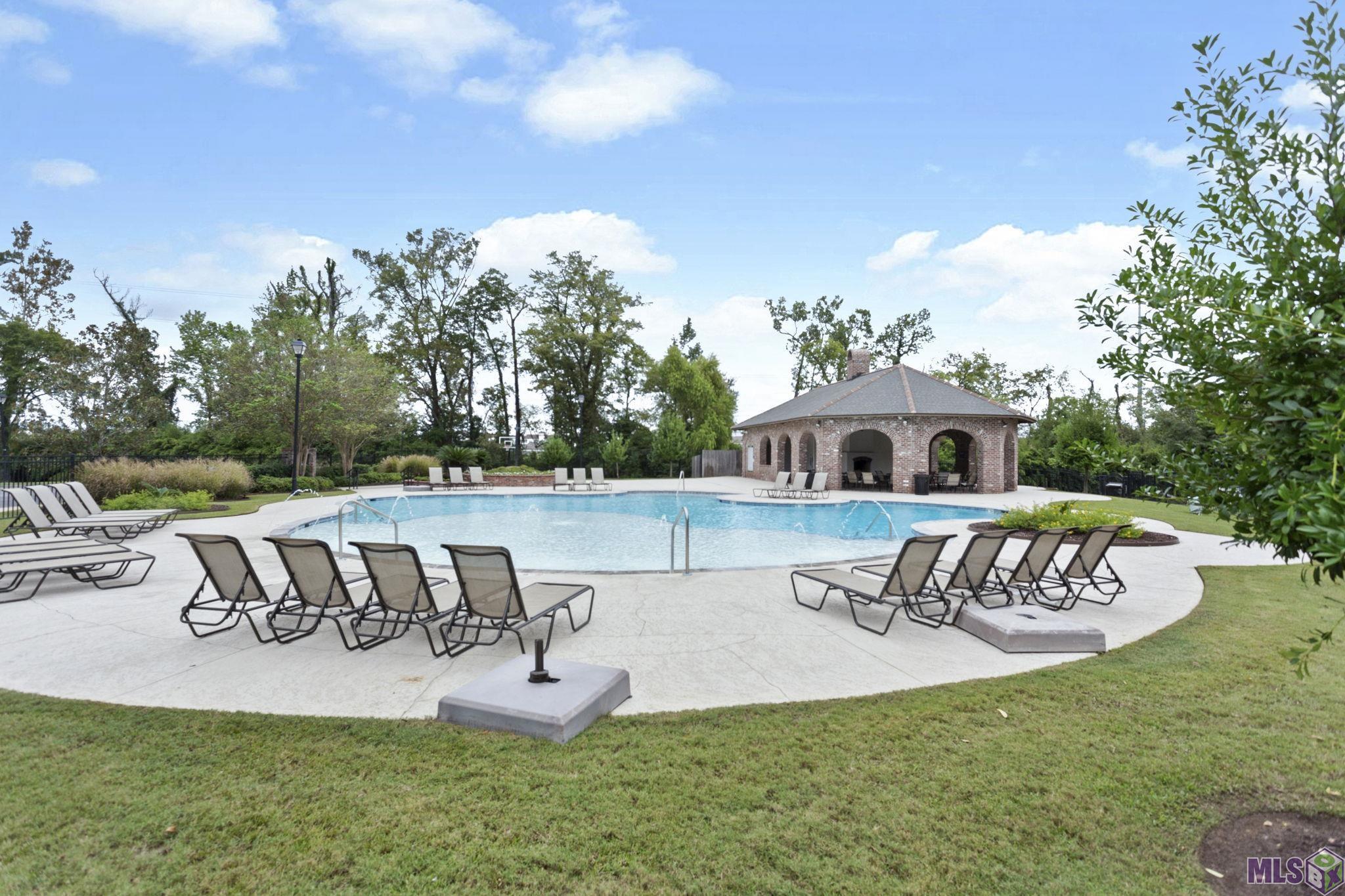 8201 Village Plaza Court, Unit 3B Baton Rouge, LA 70810 - Photo 14 of 15 Community Pool