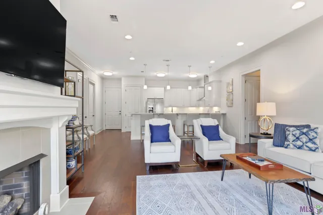 $415,000 | 8201 Village Plaza Court, Unit 3B, Baton Rouge, LA 70810