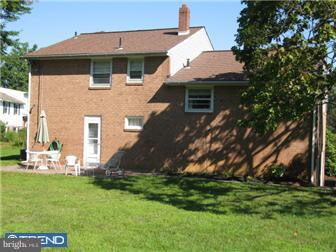 439 Robin Hill Road Wayne, PA 19087 - Photo 2 of 9 Exterior Back