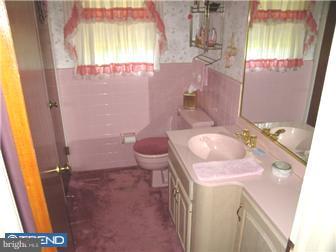 439 Robin Hill Road Wayne, PA 19087 - Photo 9 of 9 Bathroom