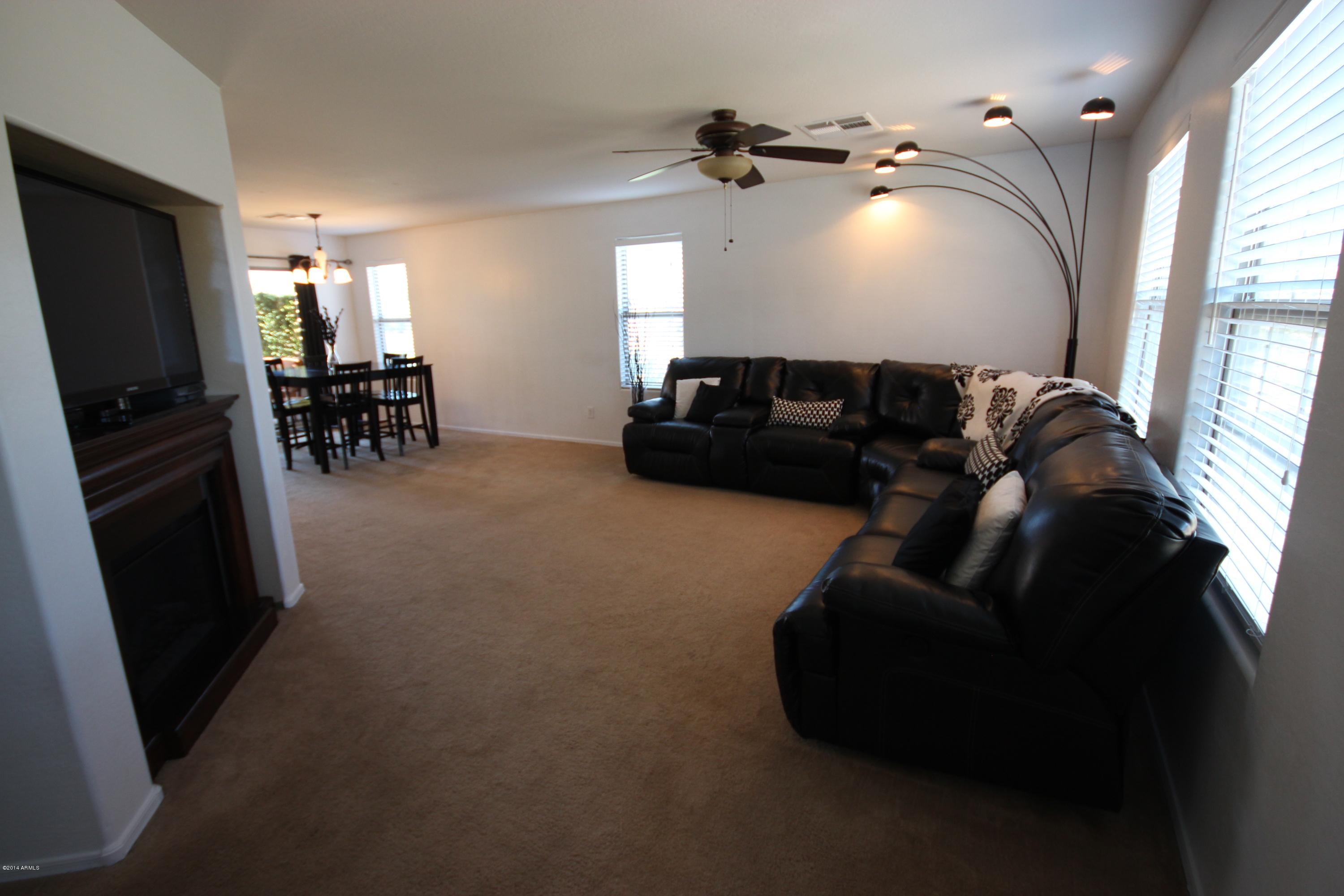 1634 South Martingale Road Gilbert, AZ 85295 - Photo 12 of 36 Living Room