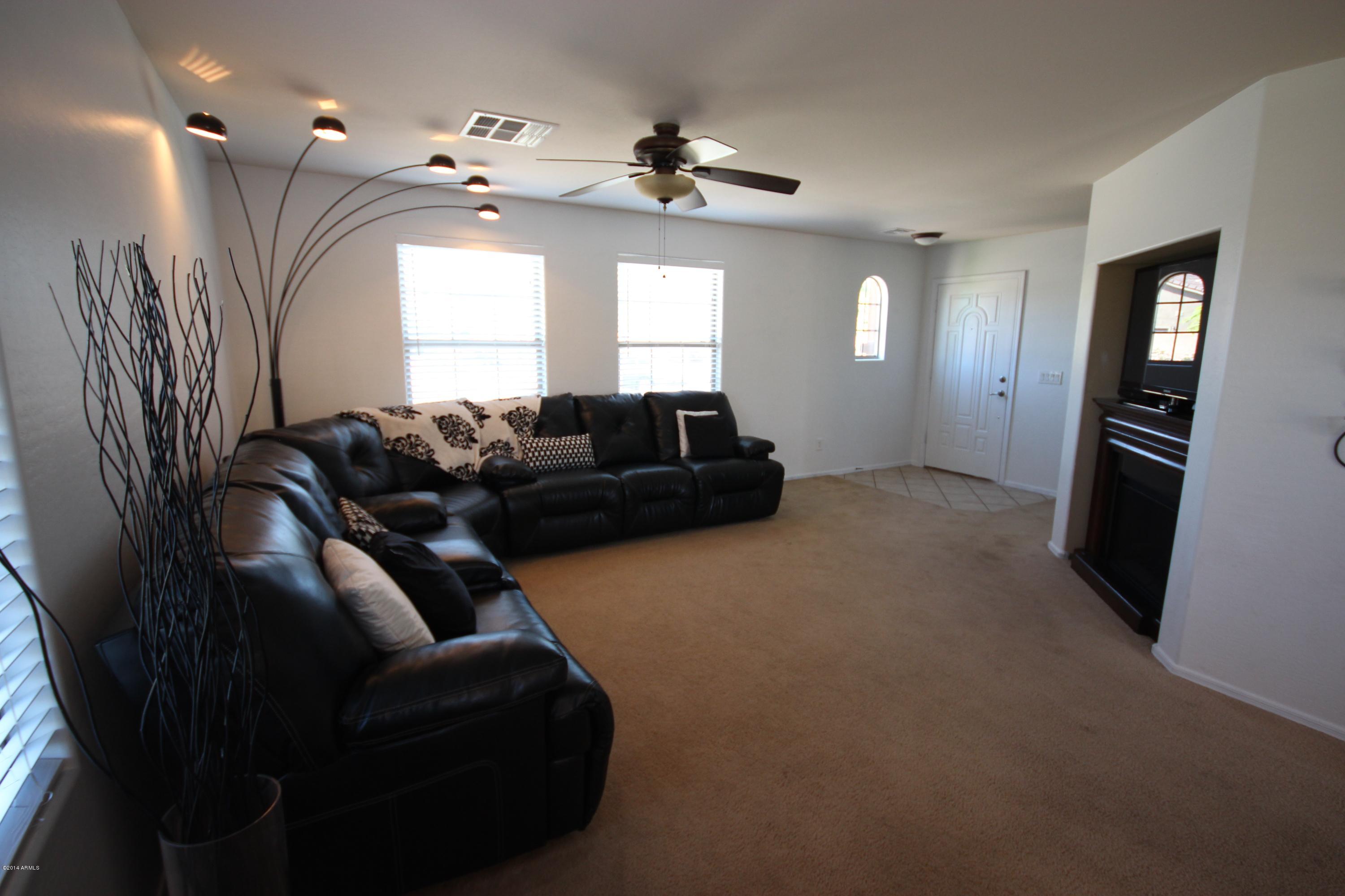1634 South Martingale Road Gilbert, AZ 85295 - Photo 13 of 36 Living Room