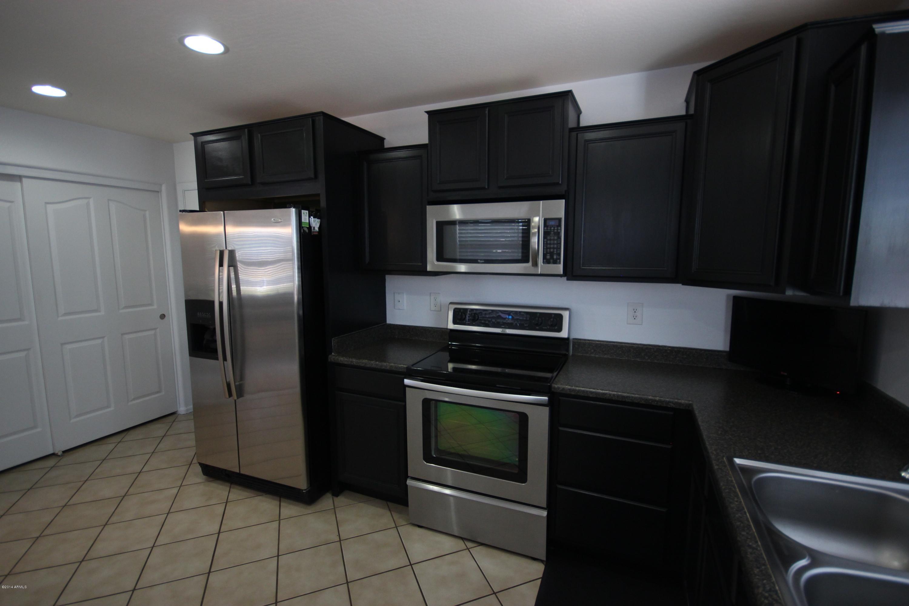 1634 South Martingale Road Gilbert, AZ 85295 - Photo 16 of 36 Kitchen
