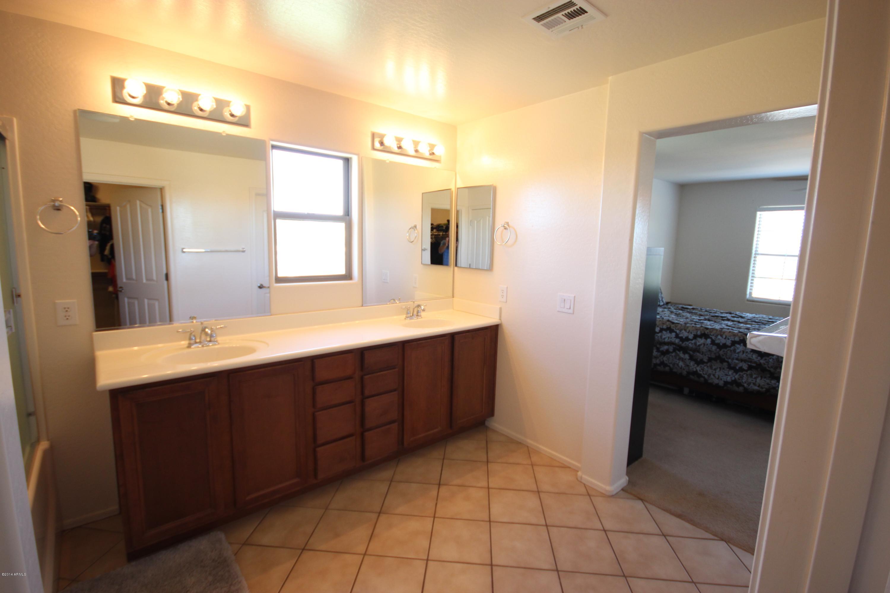1634 South Martingale Road Gilbert, AZ 85295 - Photo 29 of 36 Master Bathroom