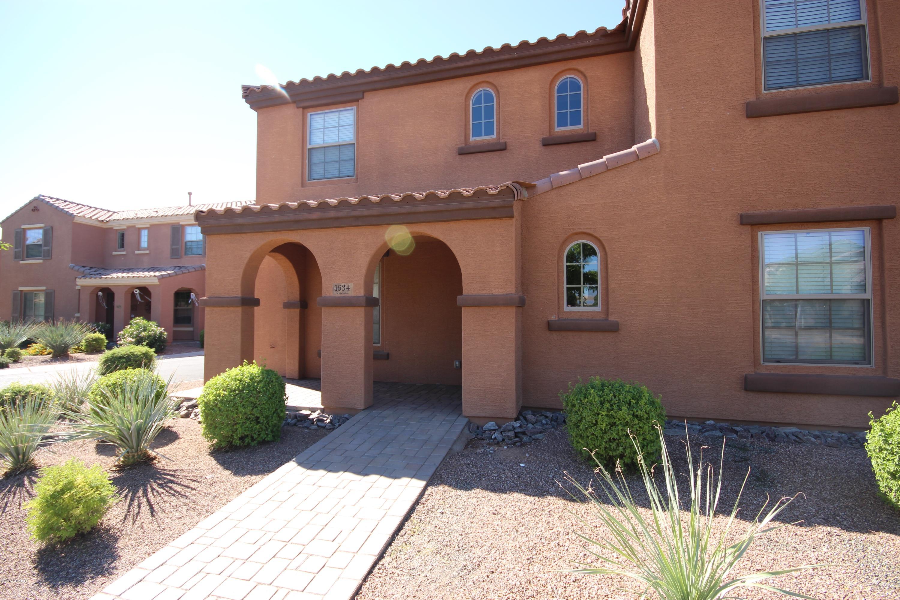 1634 South Martingale Road Gilbert, AZ 85295 - Photo 3 of 36 Entrance