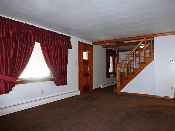 22 Anne Street Springfield, MA 01104 - Photo 3 of 18