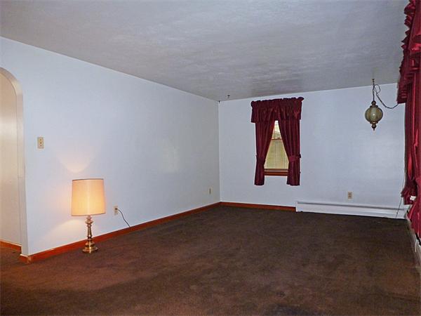 22 Anne Street Springfield, MA 01104 - Photo 4 of 18