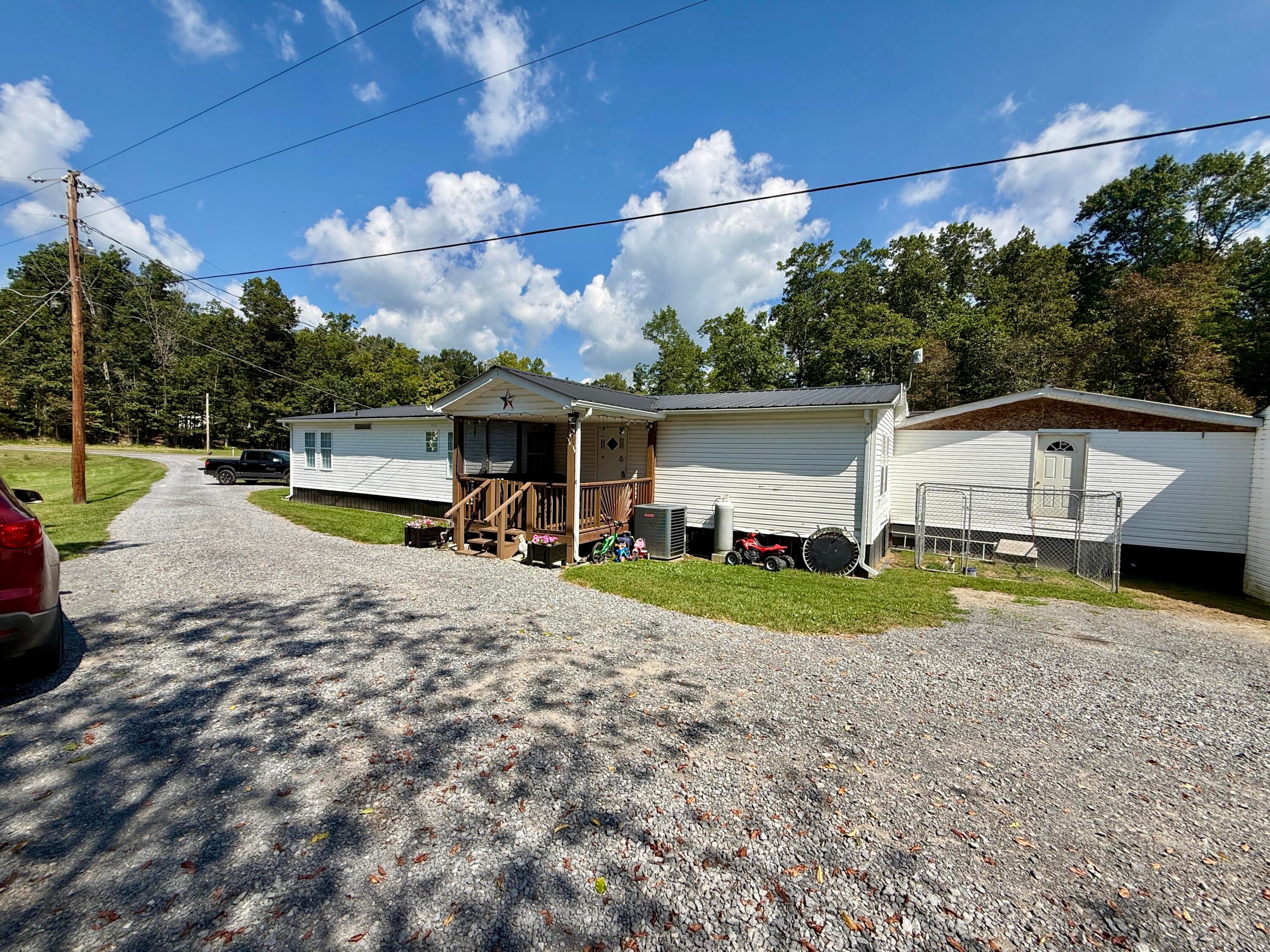 688 Anderson Road Lewisburg, WV 24901 - Photo 11 of 39 Gallery Image 11