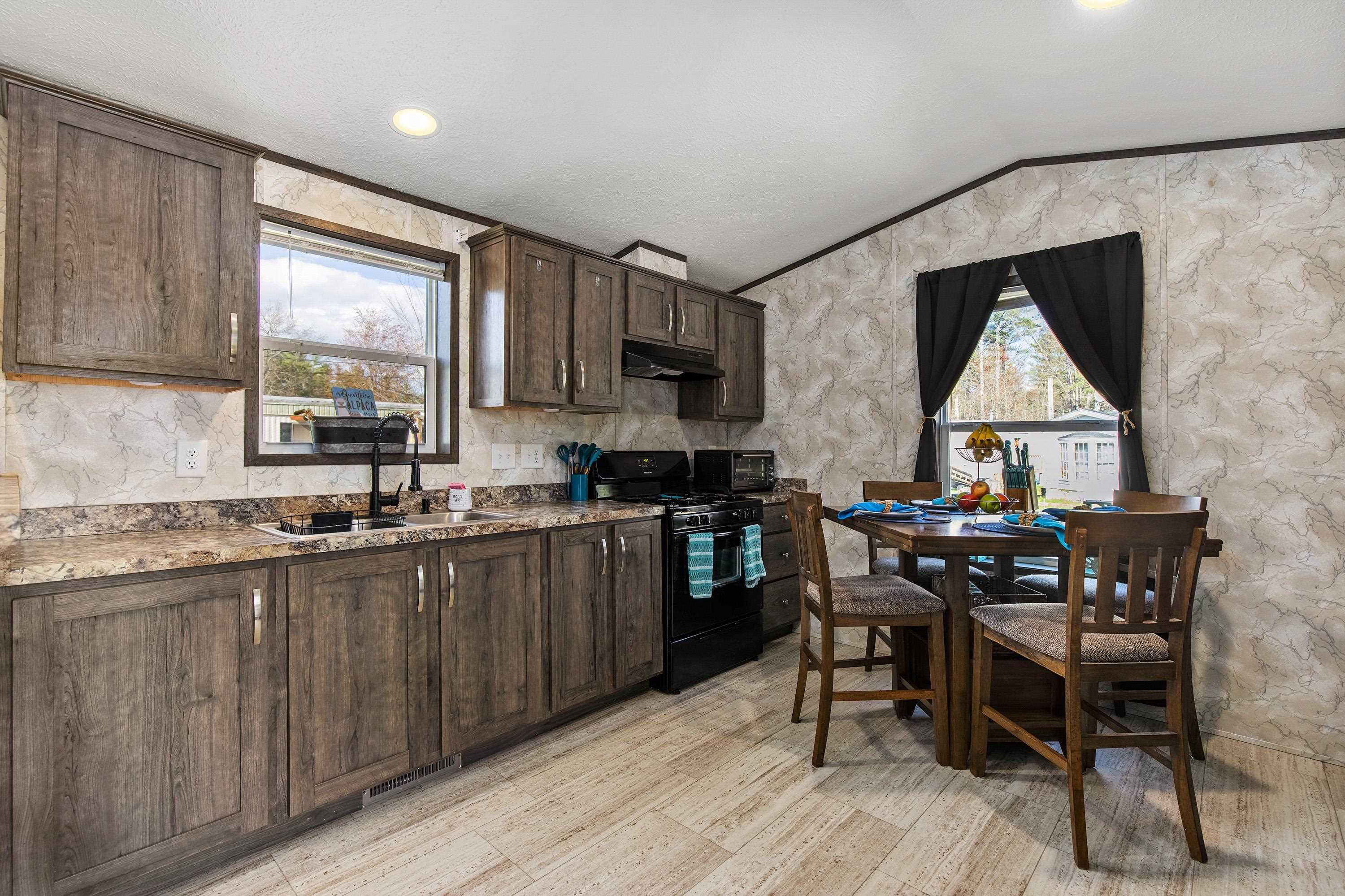 44 Pineland Park Road Milton, NH 03851 - Photo 3 of 21