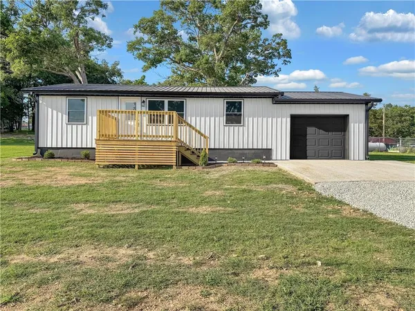 $242,500 | 26657 Waterview Drive, Warsaw, MO 65355